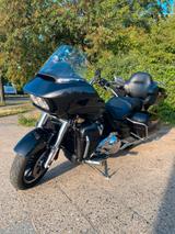 Harley-Davidson  Road Glide Ultra mit Rückwertsgang - Motorräder in Berlin