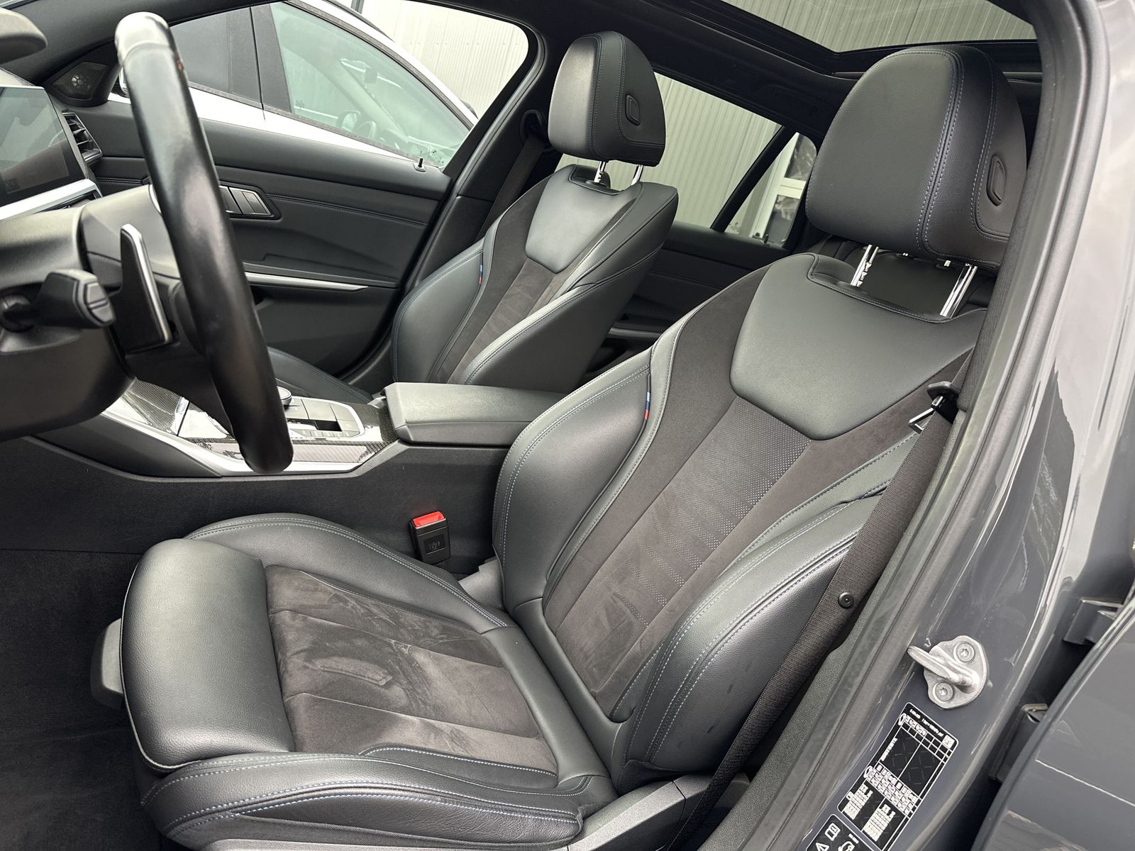 Fahrzeugabbildung BMW M340d Touring xDrive NAV+LASER+AHK+HUD+PANO+360°