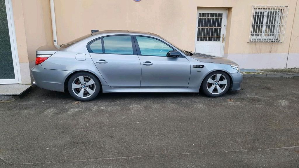 Image of BMW 525