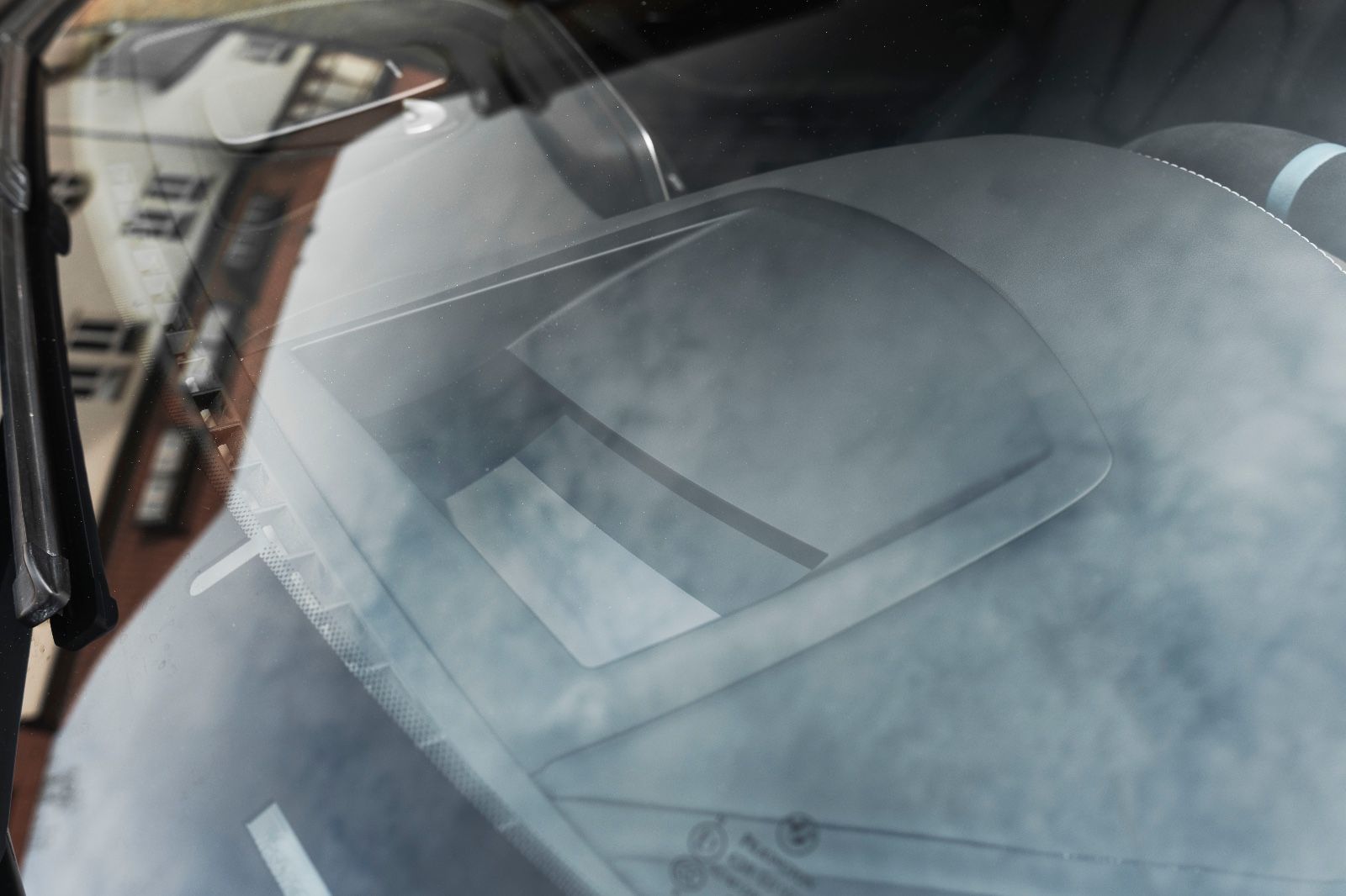 Fahrzeugabbildung BMW M6 Competition 1/100  B&O 360° Carbon LED