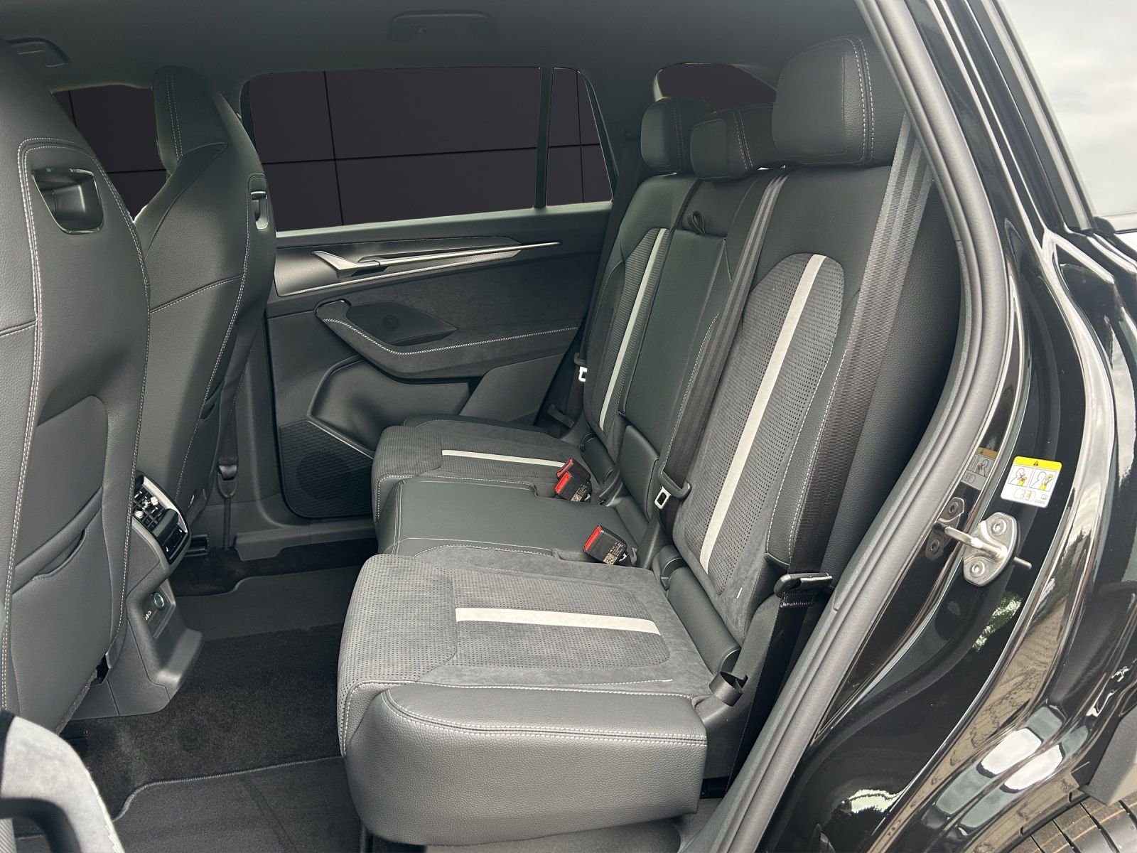 Fahrzeugabbildung SKODA Kodiaq 2.0 TDI 4x4 Sportline MATRIX AHK