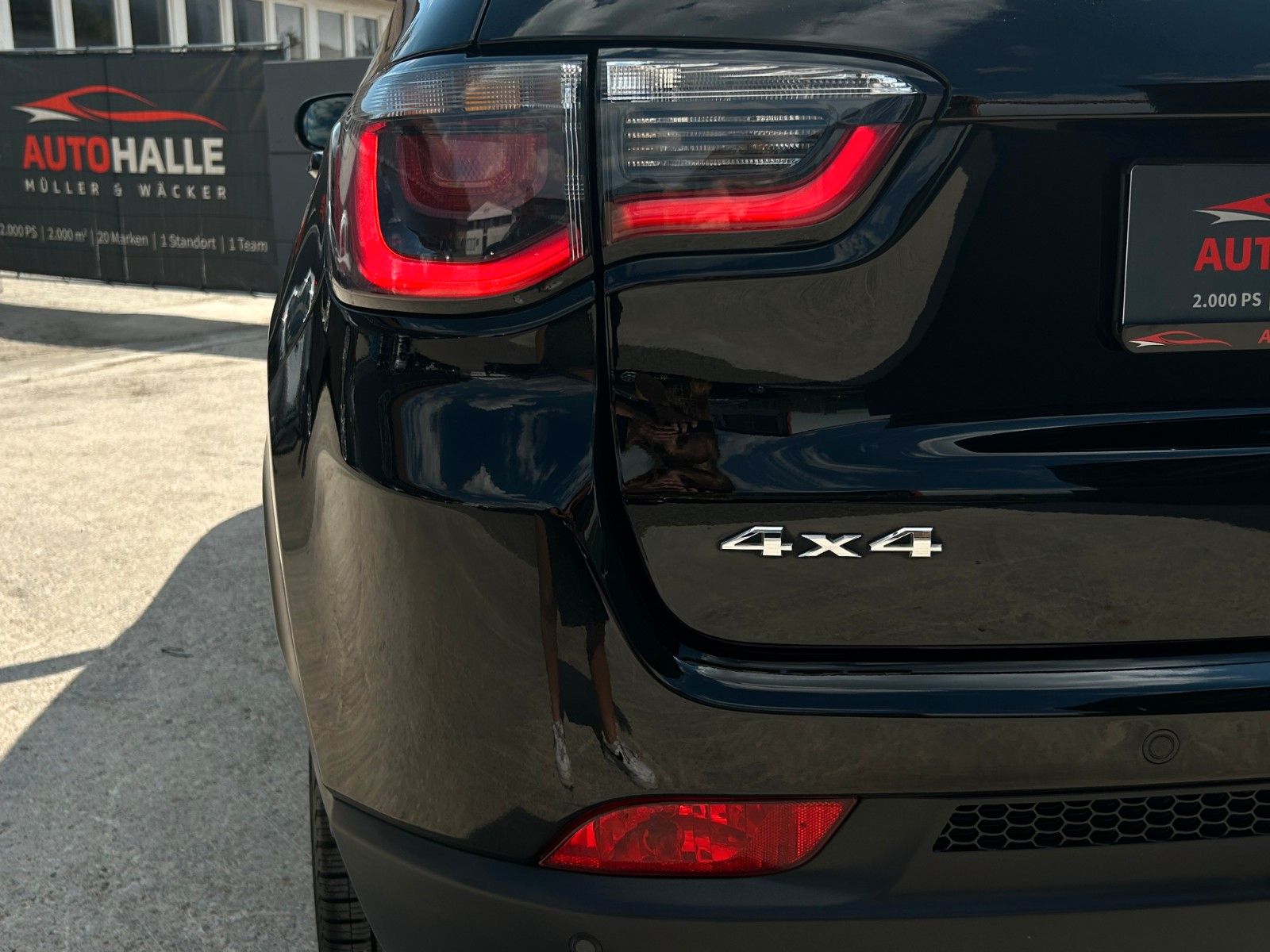 Fahrzeugabbildung Jeep Compass 1.4 Limited 4x4 Automatic Kamera beats