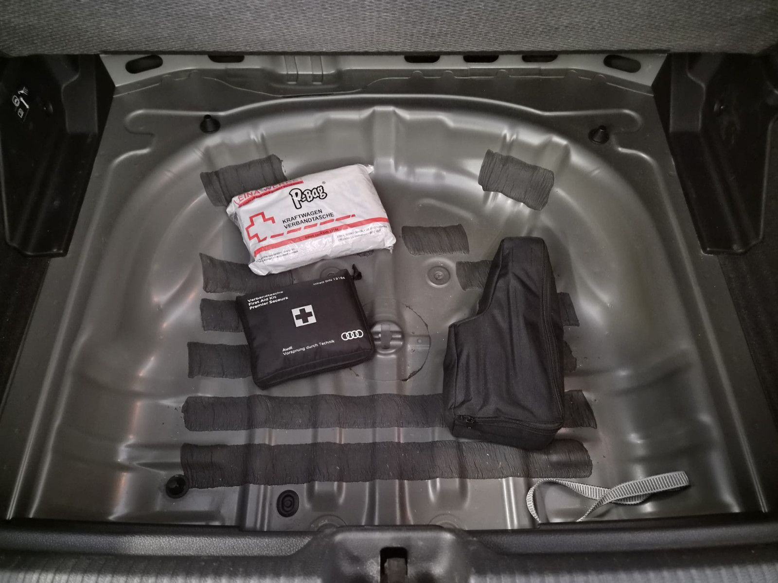 Fahrzeugabbildung Audi Q2 35 TFSI advanced / KLIMA / GARANTIE /