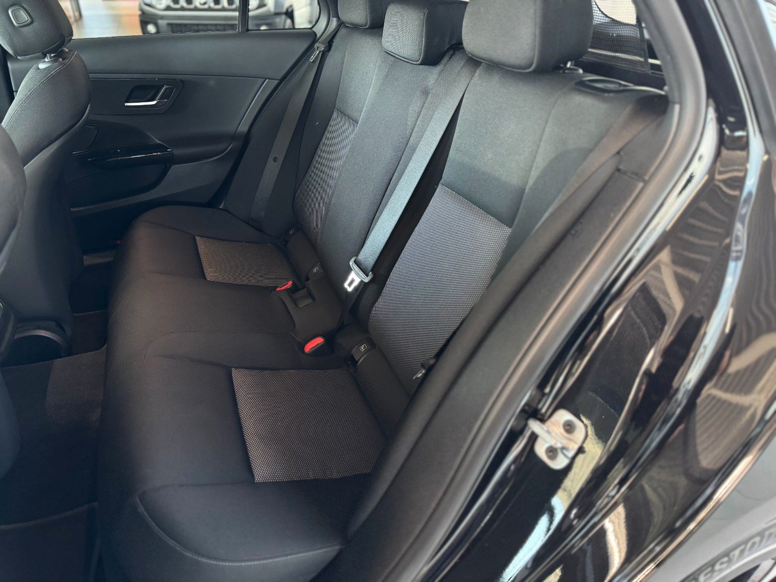 Fahrzeugabbildung Mercedes-Benz C 200 d T Avantgarde Night-Paket Business-Paket