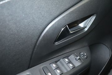 Fotografie 11 des Opel Corsa 1.2 Direct Injection Turbo Automatik GS