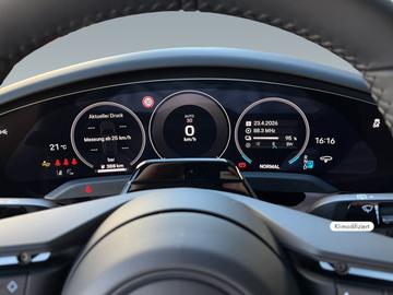  Porsche TAYCAN — миниатюра 12