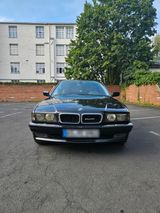 BMW E38 7er youngtimer Reihensechszylinder - BMW aus 1996: 3er