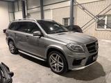 Mercedes-Benz GL 63 AMG 4Matic *Standhz*Designo*7Sitzer*B&O*Re - Mercedes-Benz R63