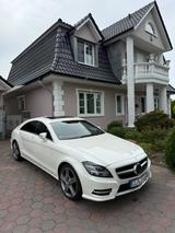 Mercedes-Benz CLS 500 - AMG Paket Keyless Distronic Massage