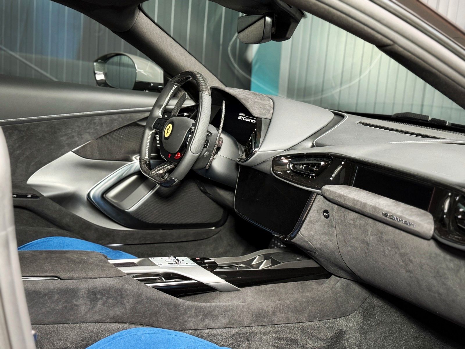 Fahrzeugabbildung Ferrari 12Cilindri + 1. Hand + 54 km + Carbon Exterieur
