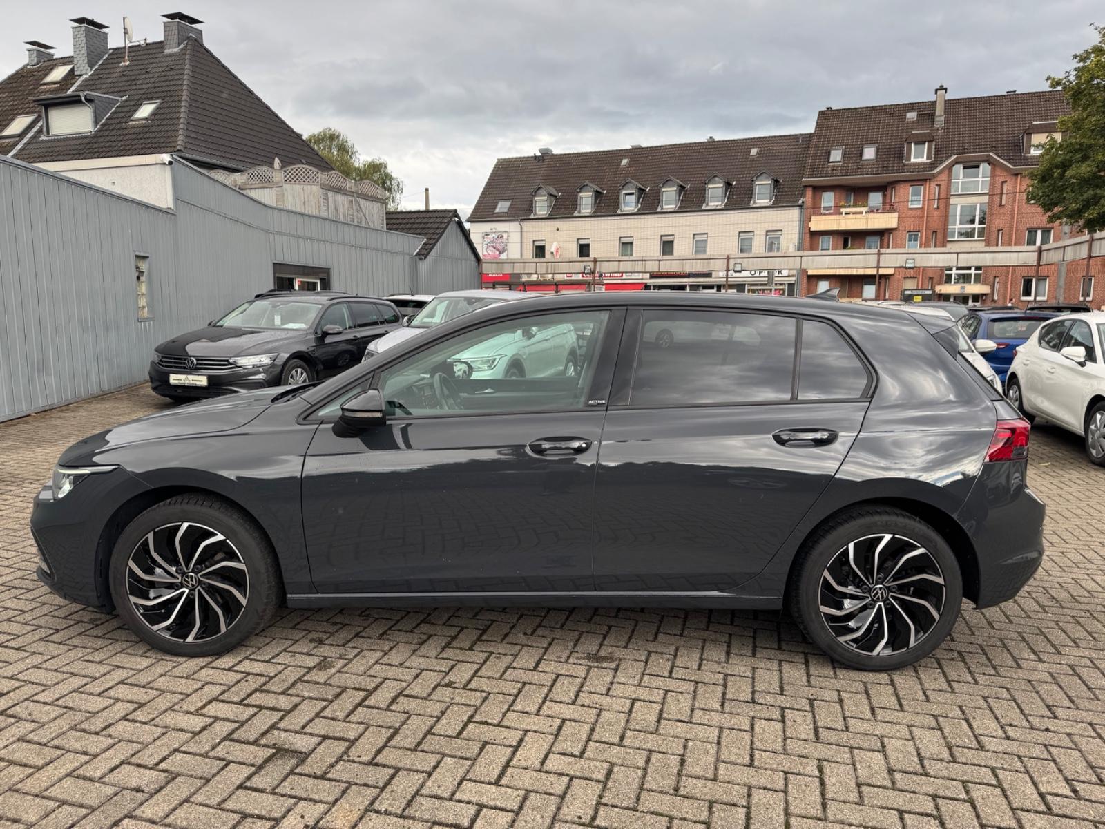 Volkswagen Golf VIII Lim. Active Navi PDC App-Connect