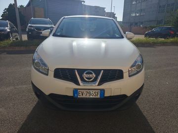 Nissan Qashqai - 2