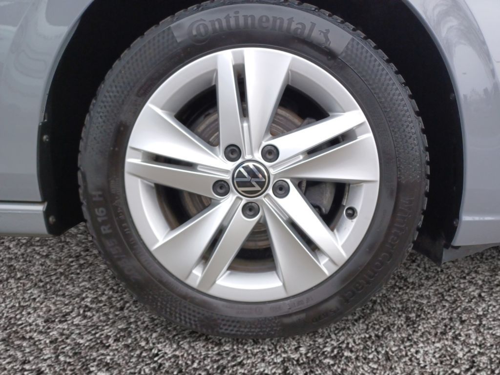 Fahrzeugabbildung Volkswagen Golf 2.0 TDI SCR DSG Life Navi, ACC, Shzg