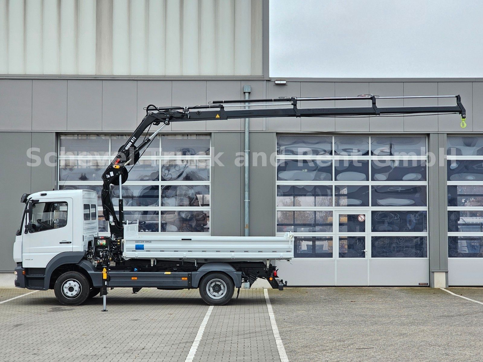Fahrzeugabbildung Mercedes-Benz 923 Atego Dreiseitenkipper MEILLER + HIAB 072