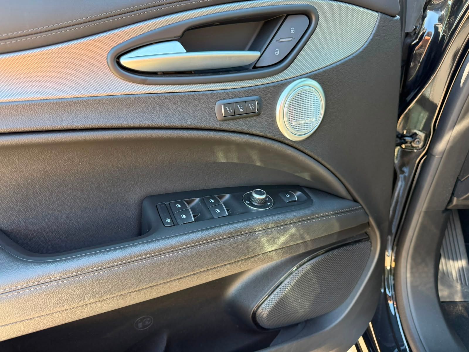 Fahrzeugabbildung Alfa Romeo Stelvio Veloce Q4