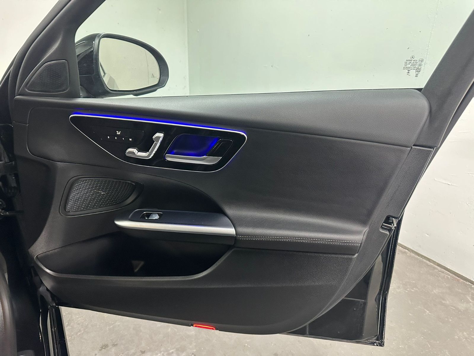 Fahrzeugabbildung Mercedes-Benz C 200 d T Autom. Avantgarde Standheizung