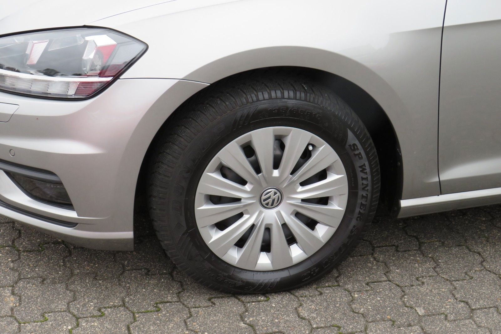 Fahrzeugabbildung Volkswagen Golf VII LIM. SITZH. TELVOR 8-FACH 4T. PDC 1.HD