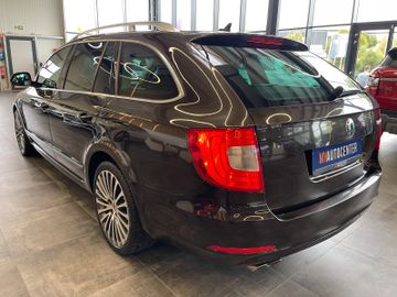 Skoda Superb Combi Laurin & Klement *PANO*NAVI*LEDER*