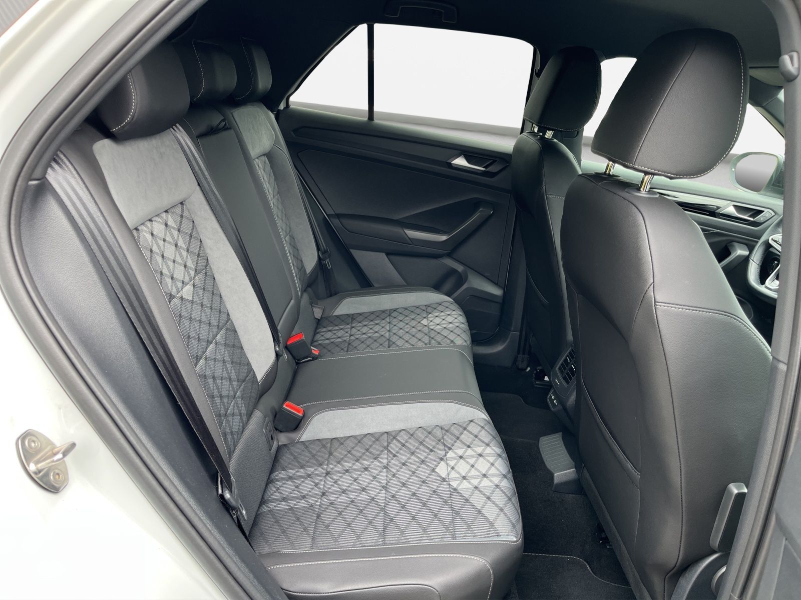 Volkswagen T-Roc - Bild 15