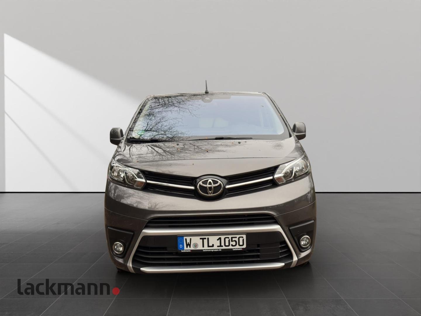 Toyota Proace 2.0 L2 4X4 Shuttle Comfort Verso 9 Sitzer