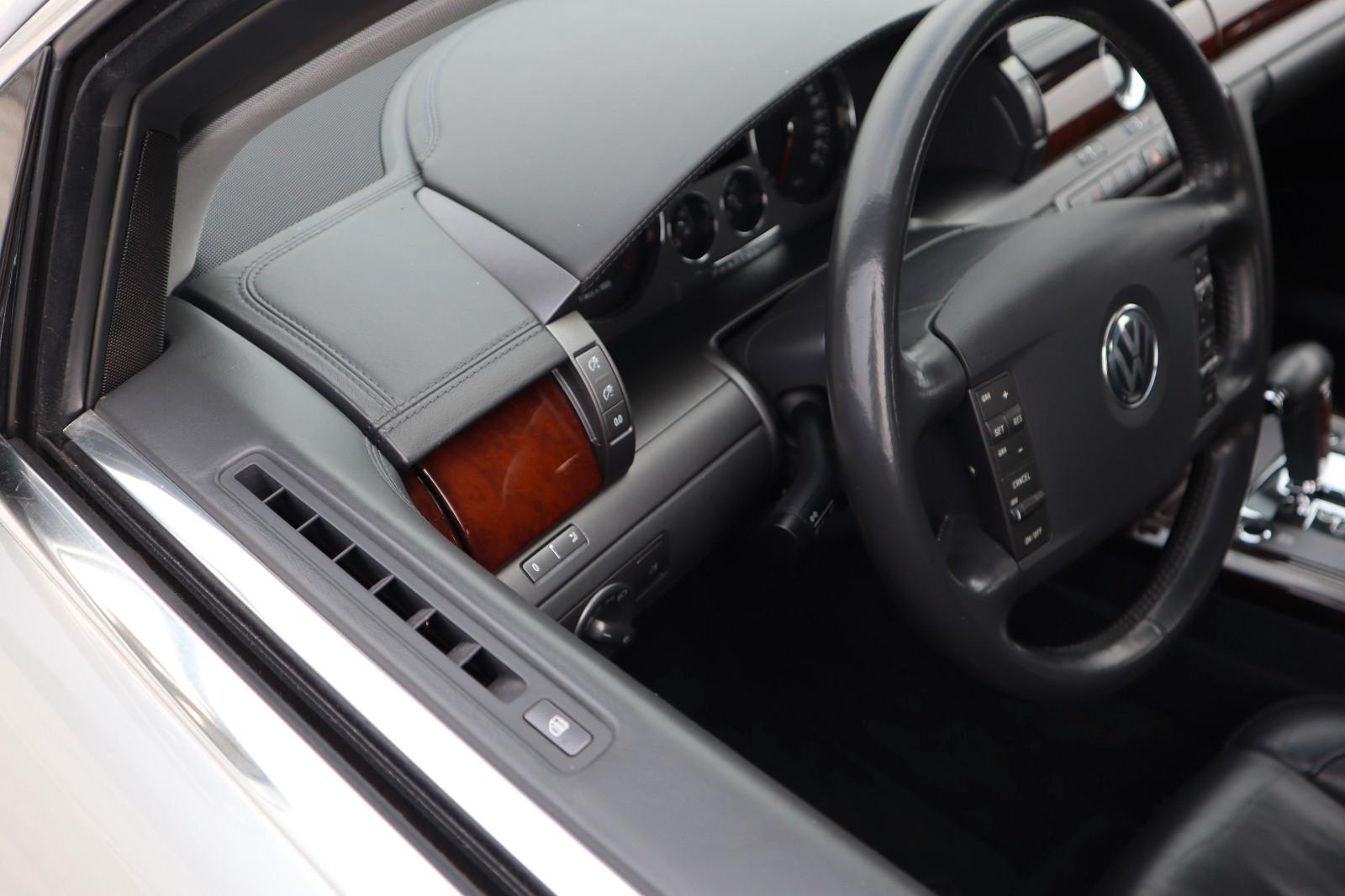 Volkswagen Phaeton 4.2 V8 4MOTION Tiptronic 5-Sitzer