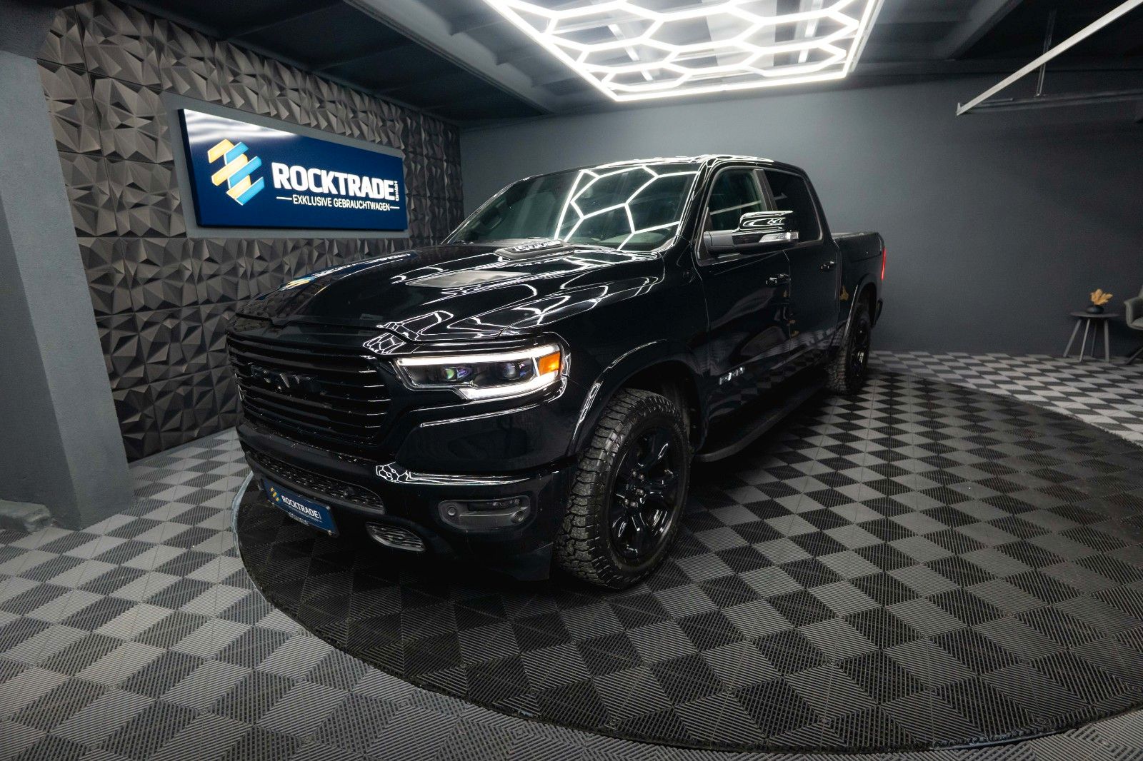 Fahrzeugabbildung Dodge RAM 5.7 V8 HEMI 4x4 Night LARAMIE RAMBOX 19%
