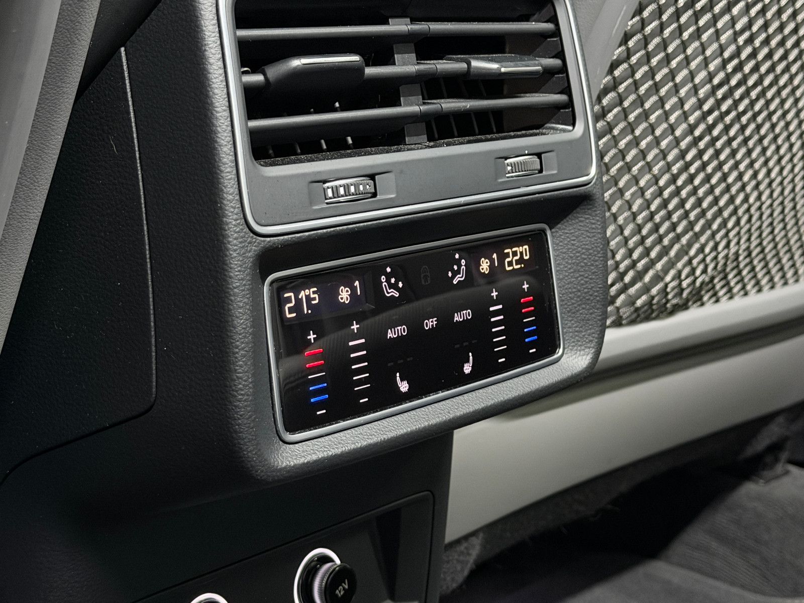 Fahrzeugabbildung Audi SQ8 4.0 TDI quattro|3D BANG&OLUFSEN|RS-SITZE|AHK