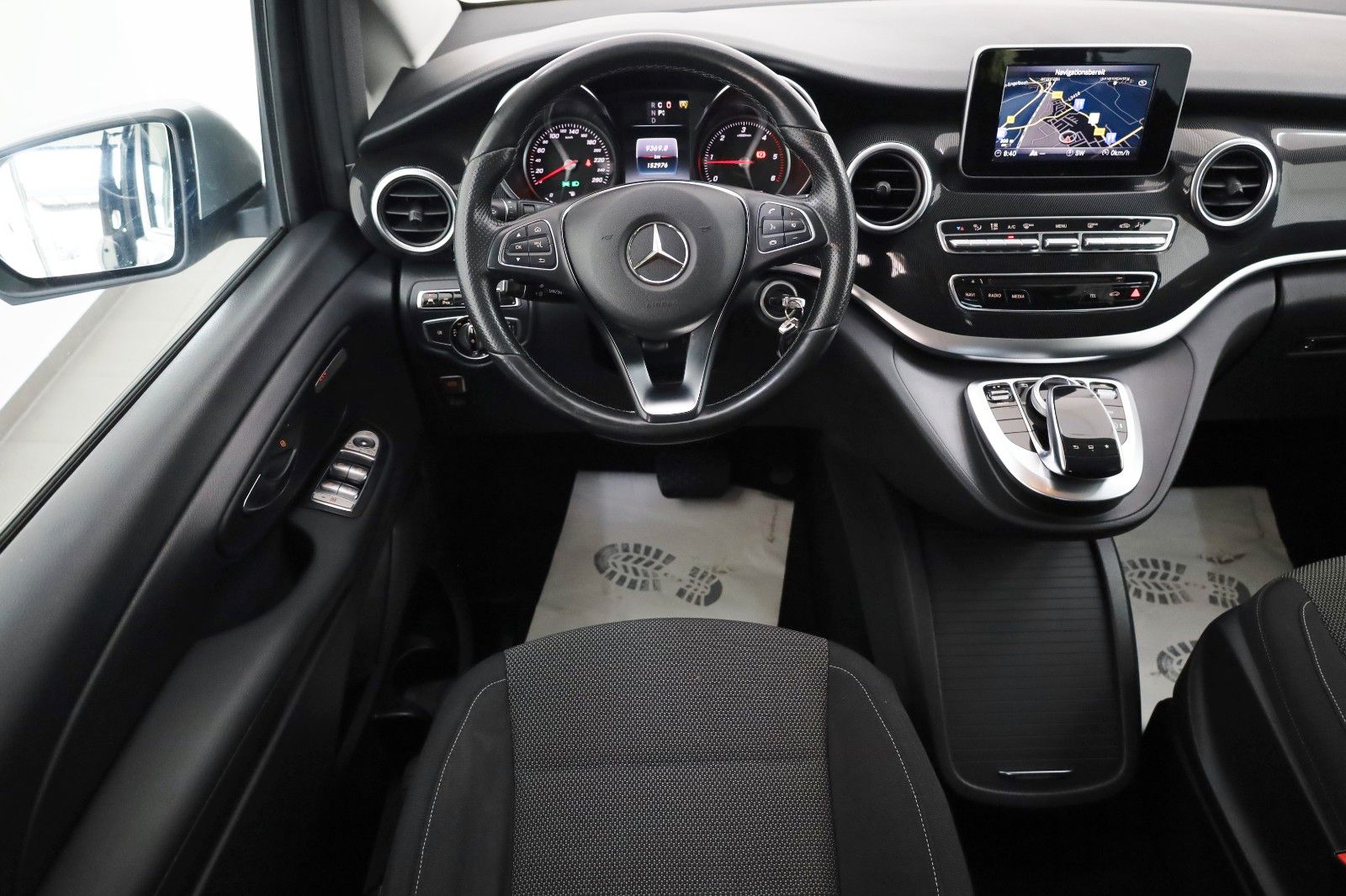 Fahrzeugabbildung Mercedes-Benz V 250d EDITION lang Sport/Park Paket,Navi,SH,AHK