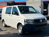 Volkswagen T5 Transporter Kasten / AHK / 1. Hand