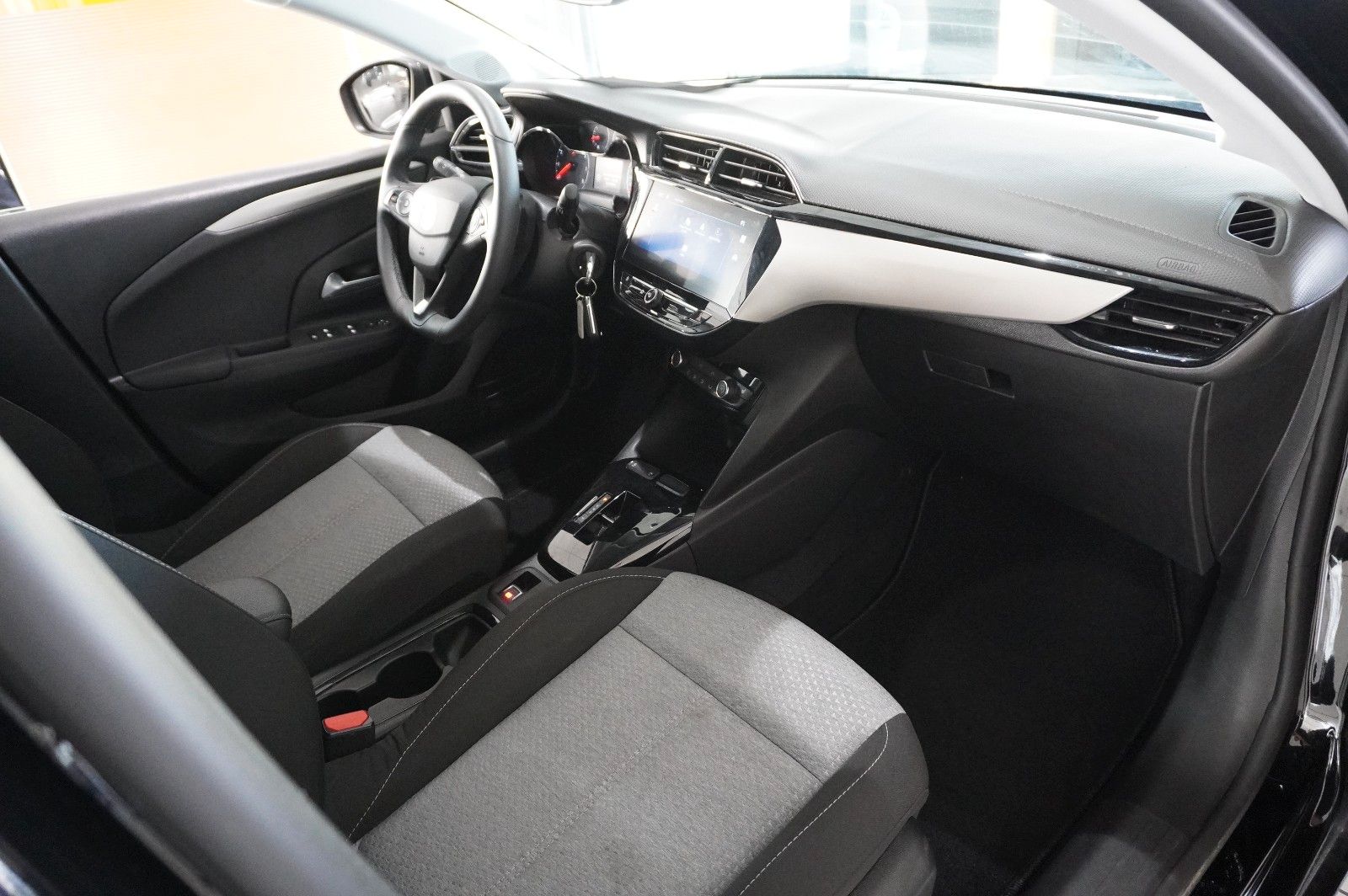 Fahrzeugabbildung Opel Corsa F 1.2T EDITION NAVI/LED/SPORT/SHZ/PDC/DAB+