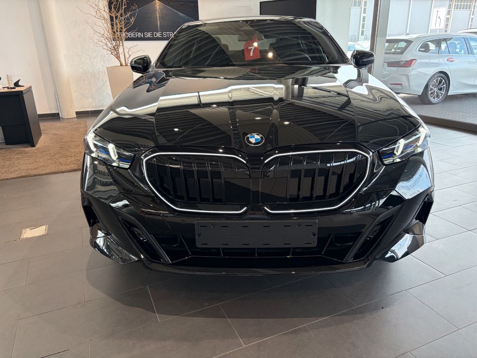 BMW 520d xDrive M Sportpaket AHK Komfortzugang imagem 2