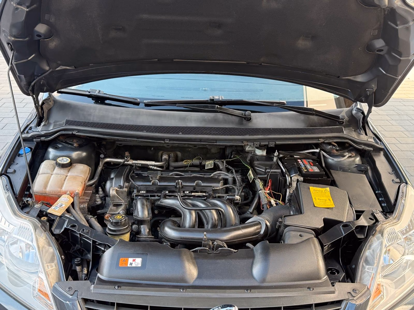 Ford Focus 2010 — photo 12