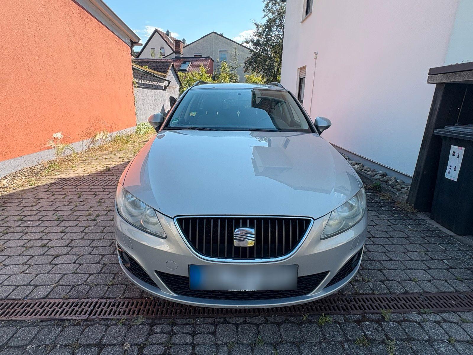 Seat Exeo 2012 — rear view