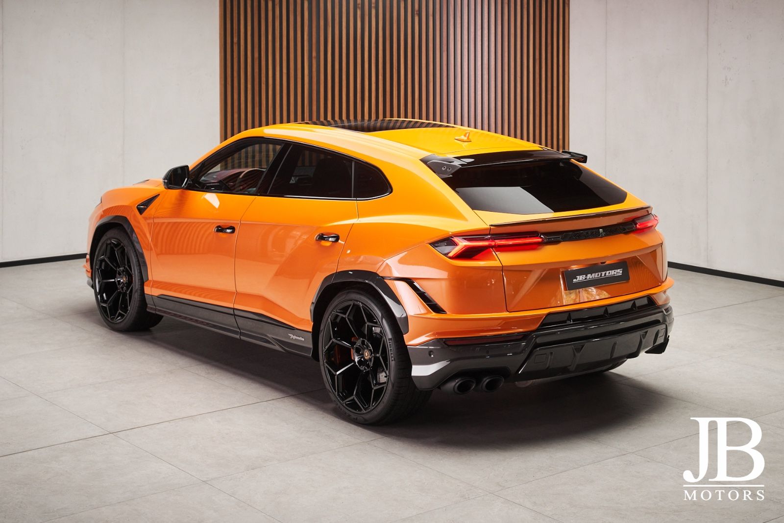 Fahrzeugabbildung Lamborghini Urus Performante Carbon Head-Up Akrapovic