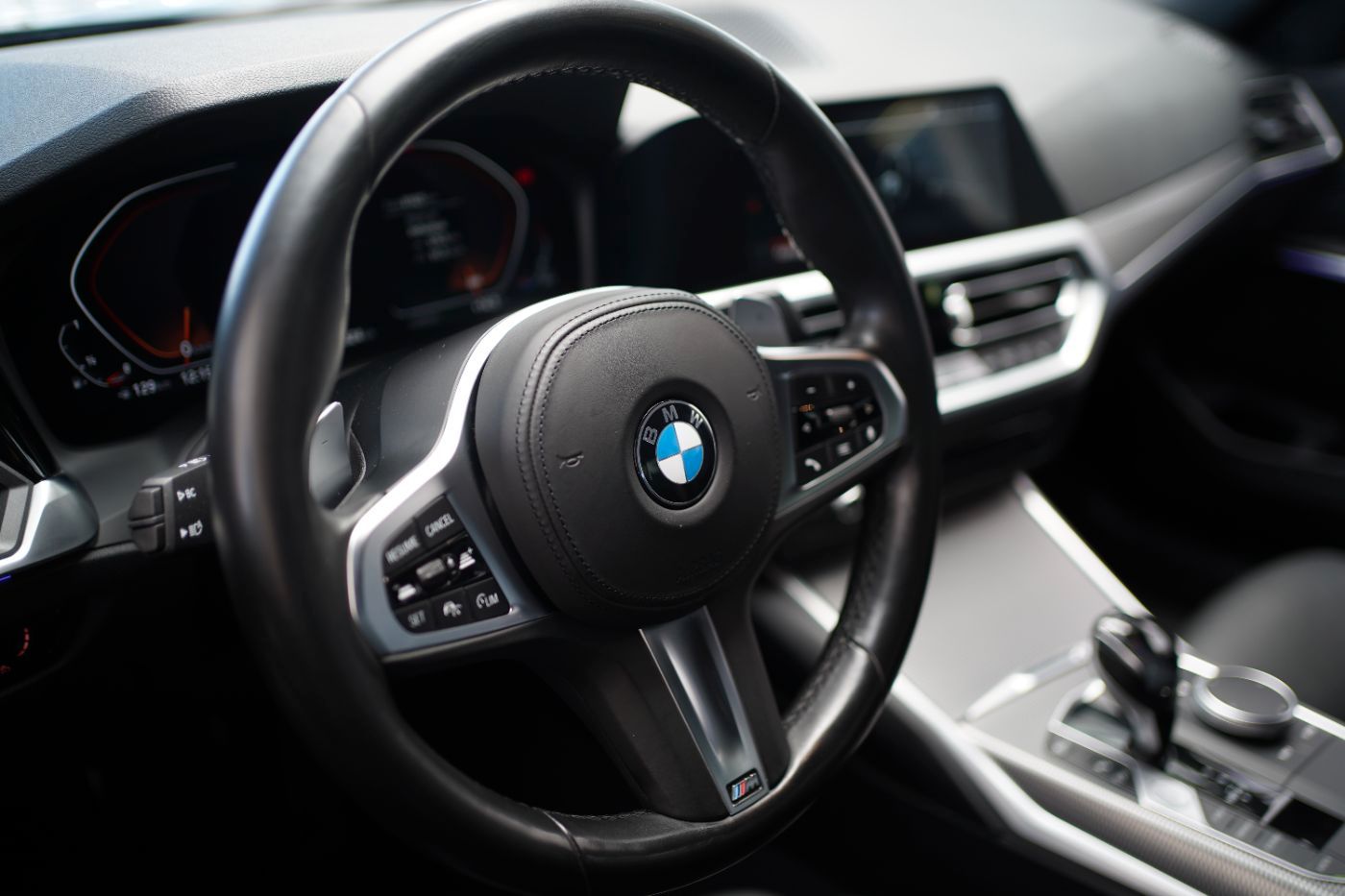 Fahrzeugabbildung BMW 320i xDrive M Sport Parkassist+AHK+HiFi+Alarmanl