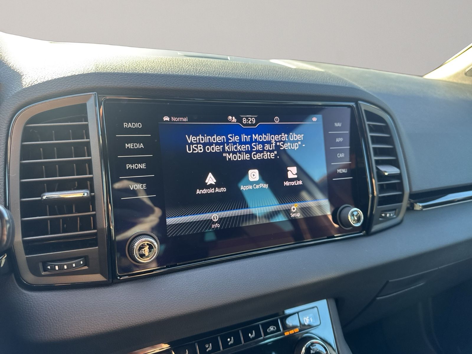 Karoq 2.0 TSI Sportline, AHK, Amundsen, ACC, Rea