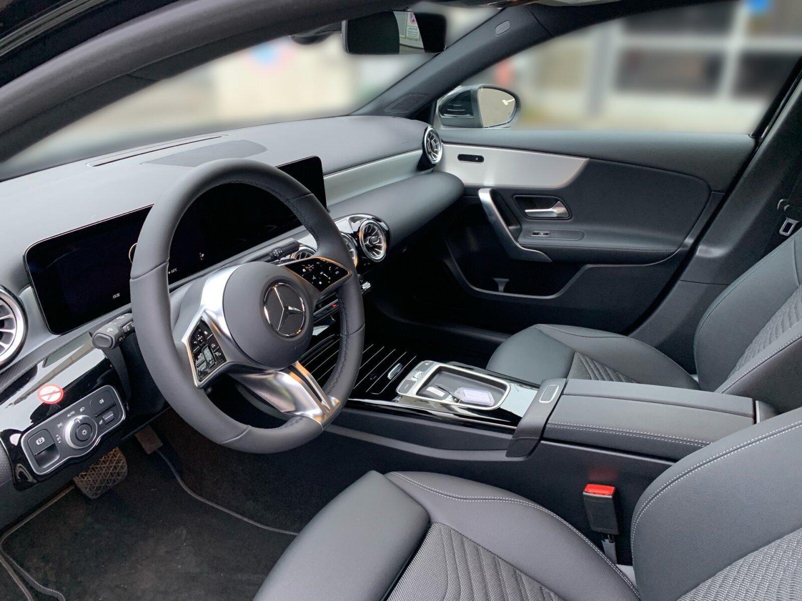 Mercedes-Benz A 250 e PROGRESSIVE°ADV+°PANORAMA°KEYLESS°MBUX°