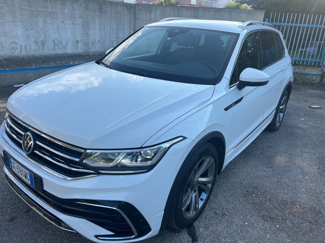 Volkswagen Tiguan 2.0 TDI 150 CV SCR DSG R-Line imagem 2