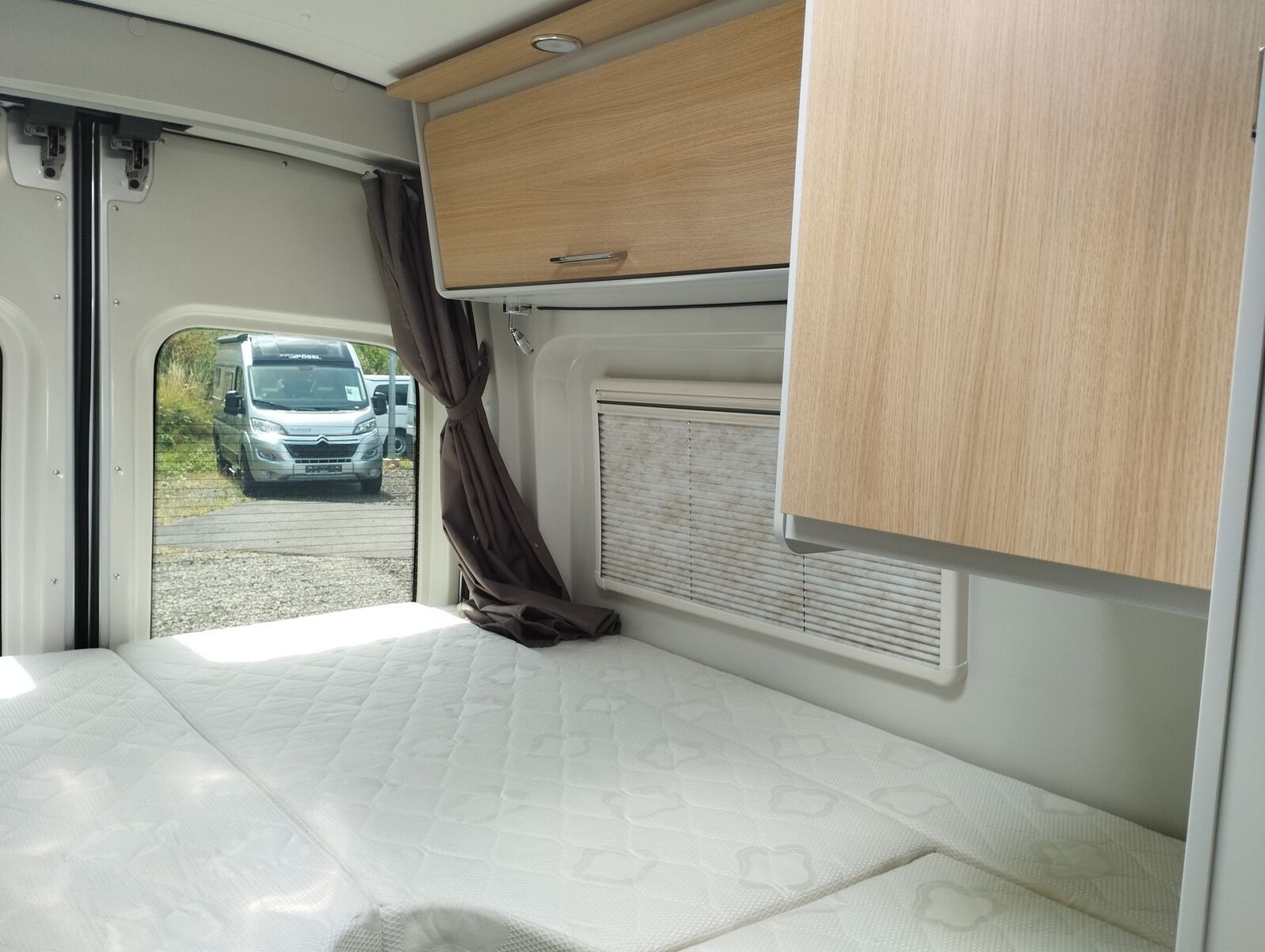 Fahrzeugabbildung Karmann Dexter 570 4x4