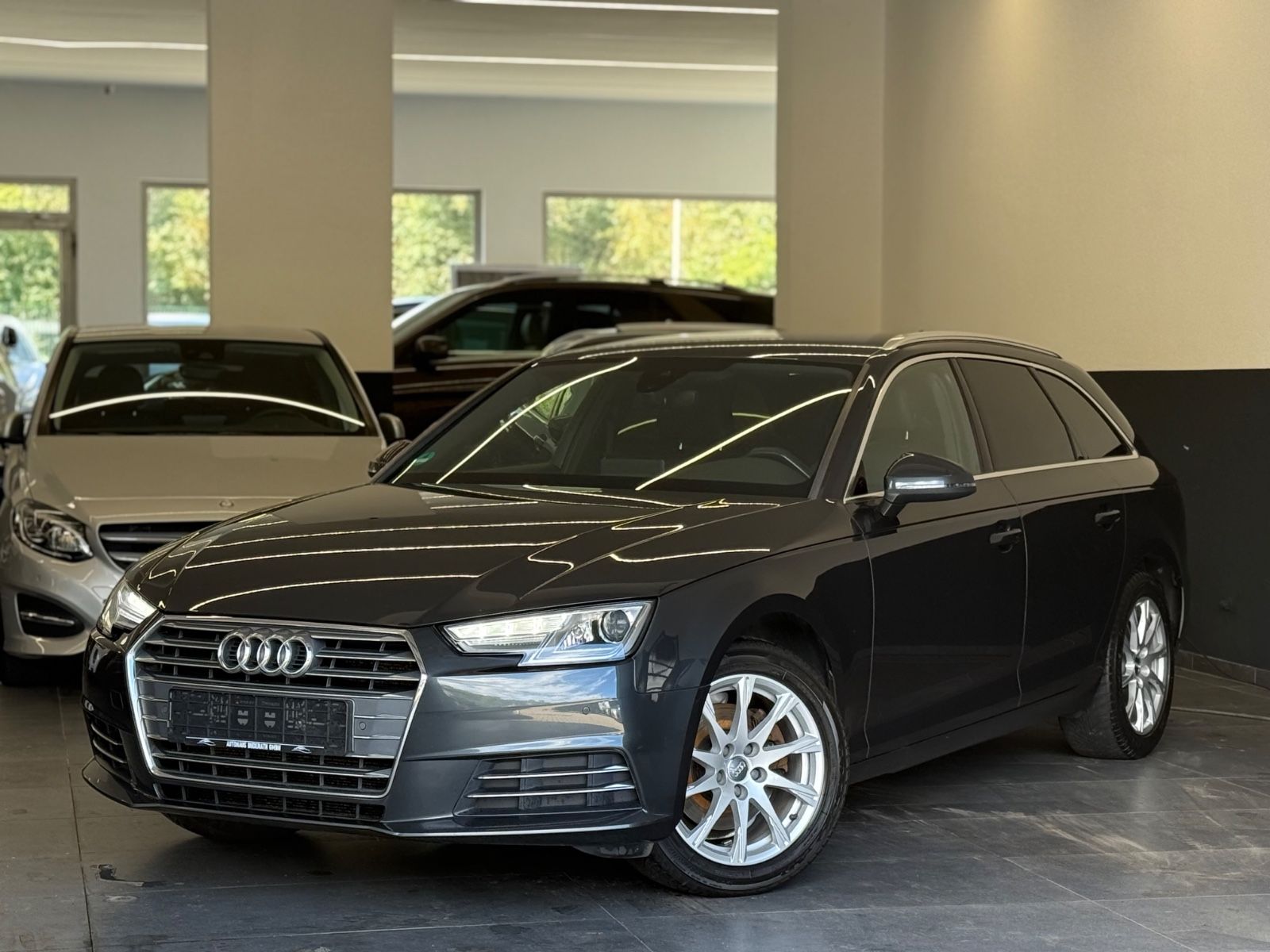 Audi A4 - 1