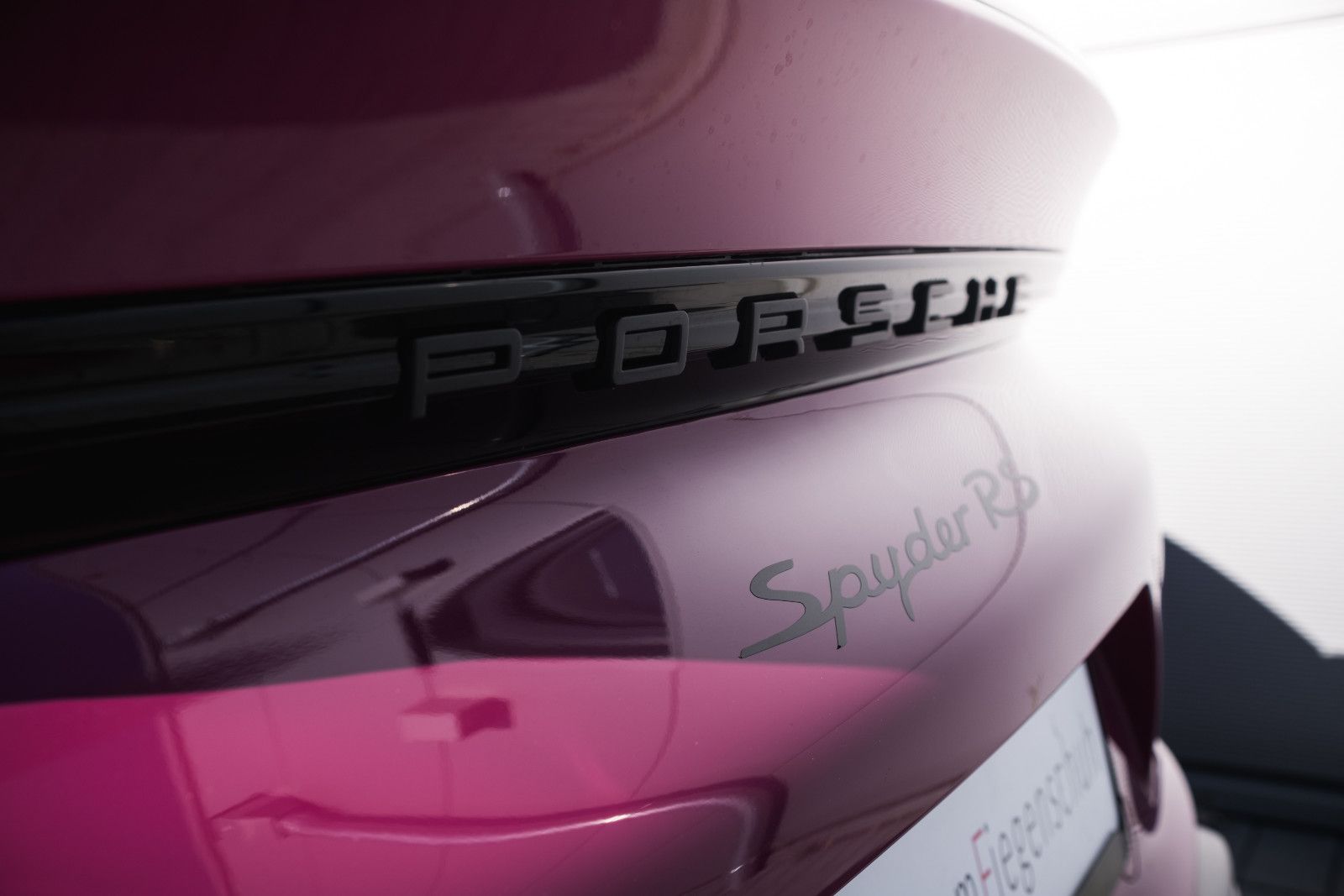 Fahrzeugabbildung Porsche 718 Spyder RS-Weissach-Lift-BOSE-Kam.-90Ltr.-LED
