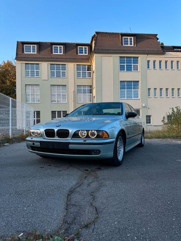 BMW E39 540i - TÜV NEU - ROSTFREI - GLACIE...