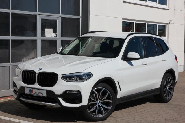 BMW X3 xDrive20i AHK E-SITZE SR+WR IMMER BMW-SERVICE