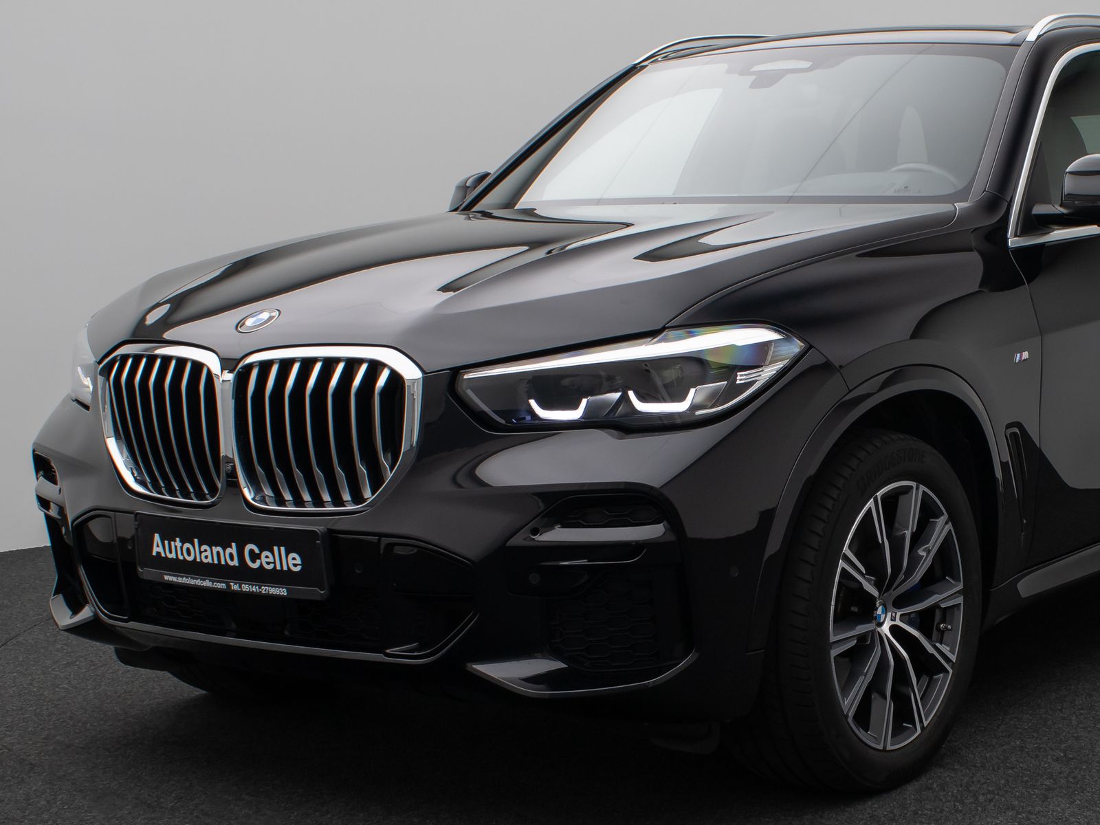Fahrzeugabbildung BMW X5 xD30d M Sport Panorama 360°HUD HiFi Komfort