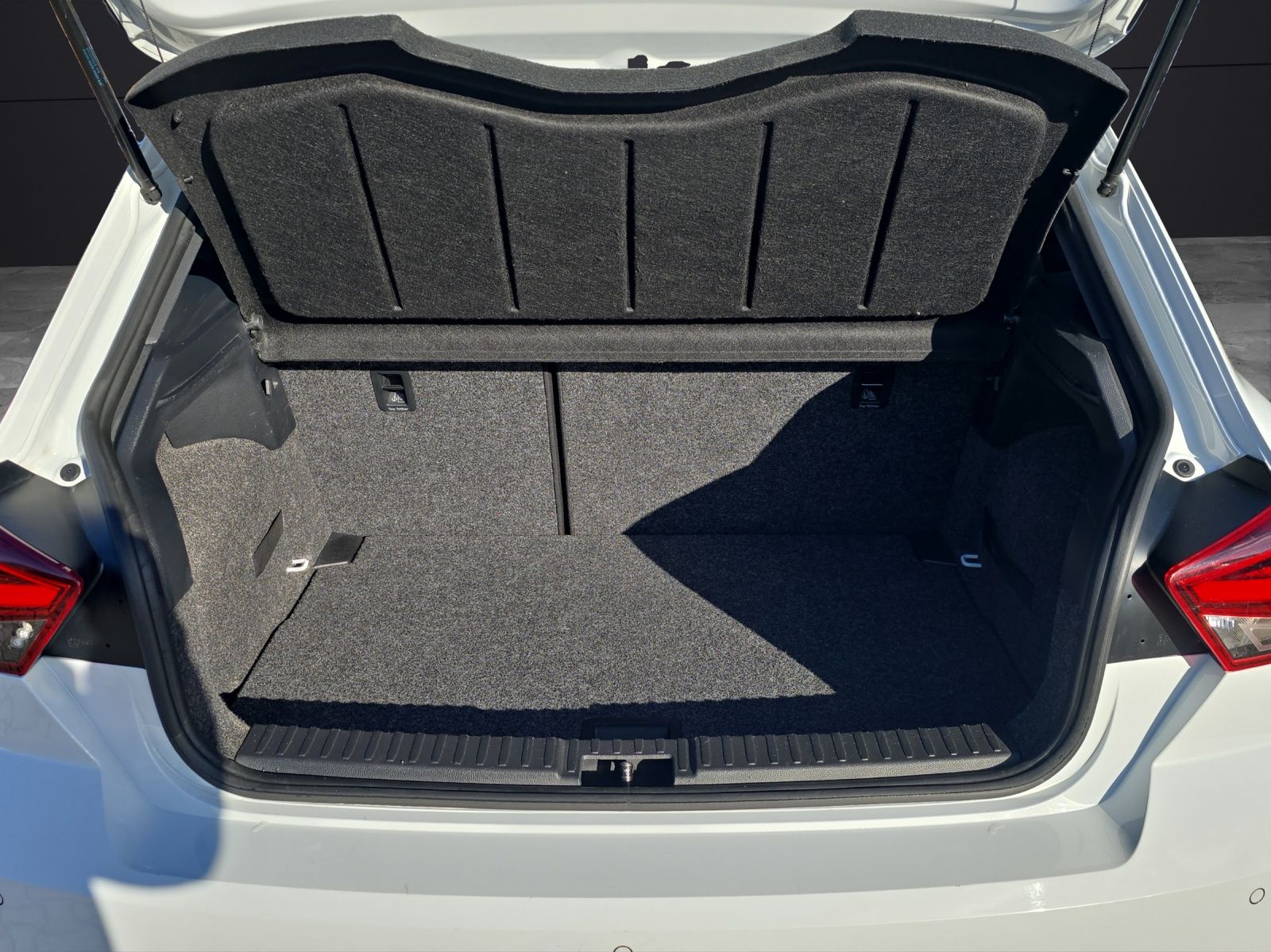 Fahrzeugabbildung SEAT Ibiza FR Black Edition 1.0 TSI KAMERA NAVI LED