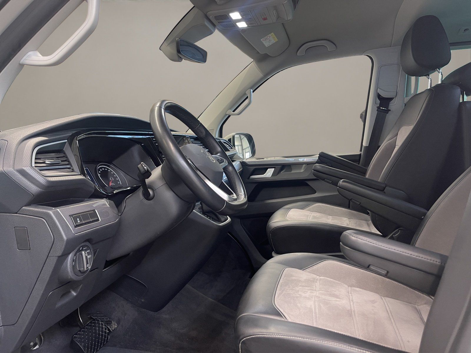 Volkswagen T6.1 Multivan 2.0 TDI FWD Generation Six foto 8