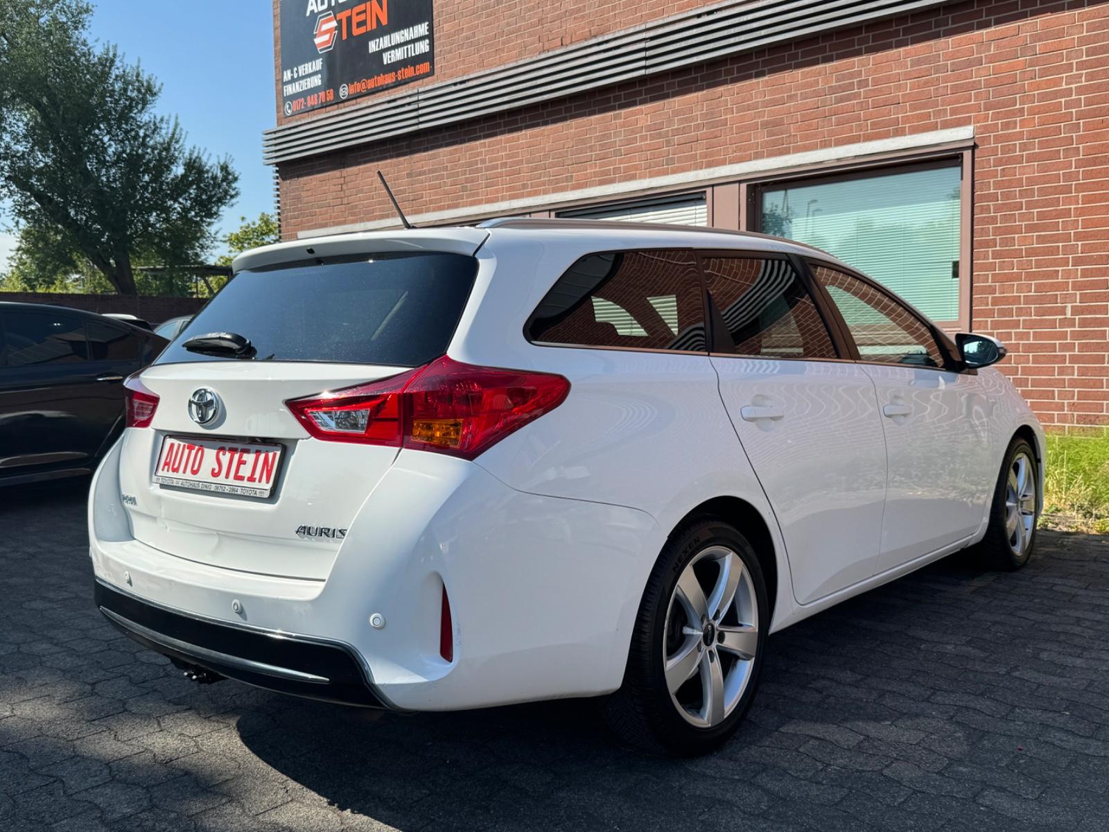 Toyota Auris 2015 — photo 5