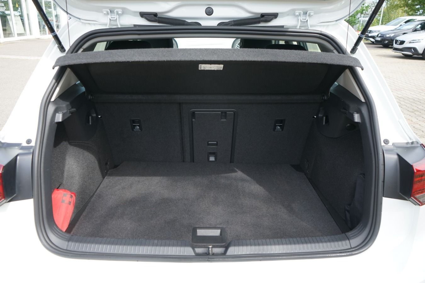 Volkswagen Golf VIII 1.5 eTSI Style LED Massagesitze ACC foto 5