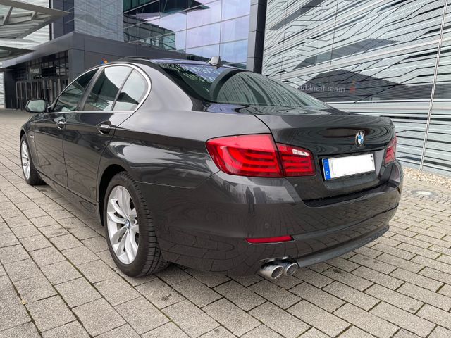 BMW 530d xDrive/HUD/Glasdach/Komfort/Navi-proff.