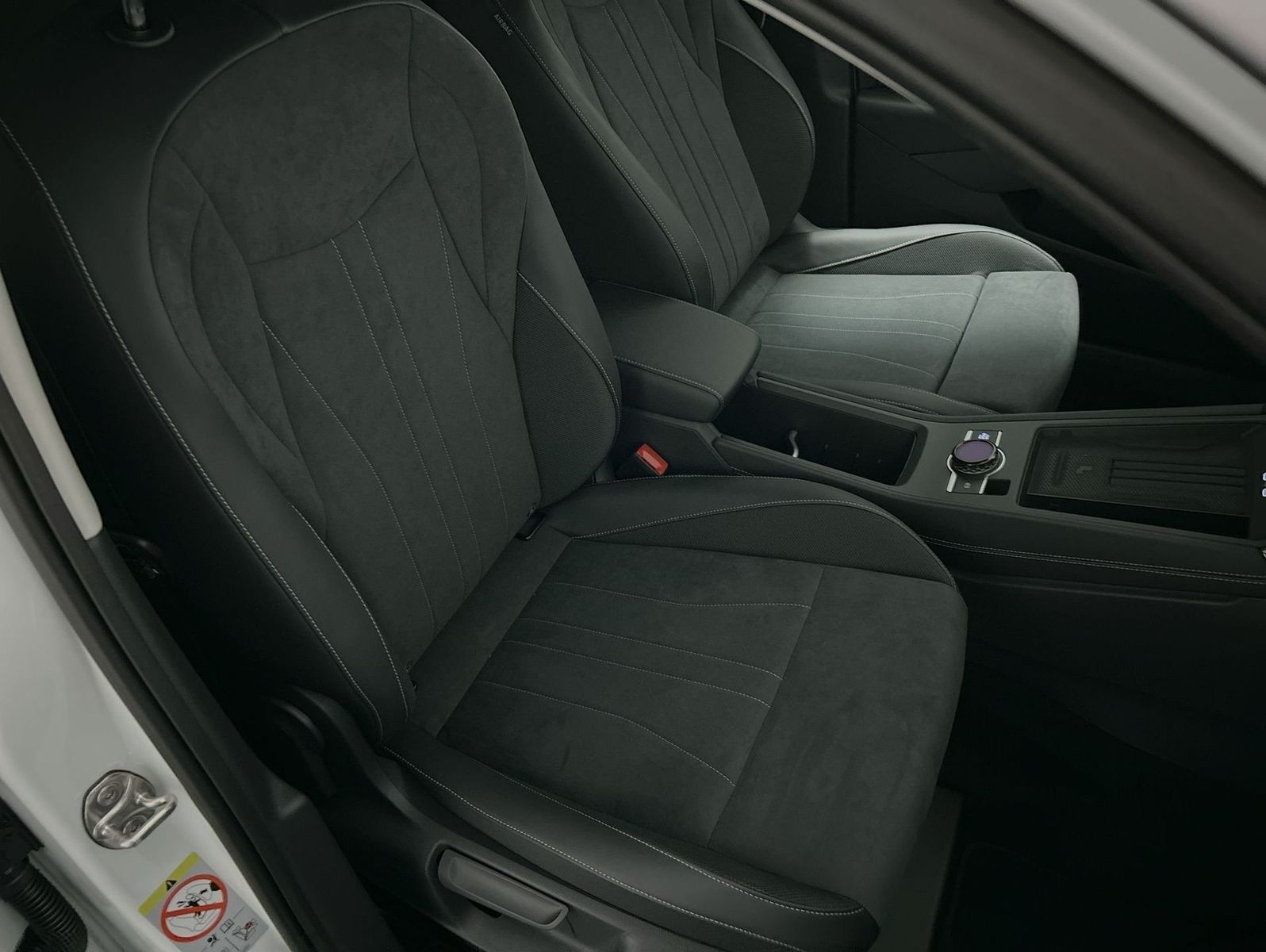 Volkswagen T-Roc - Bild 23